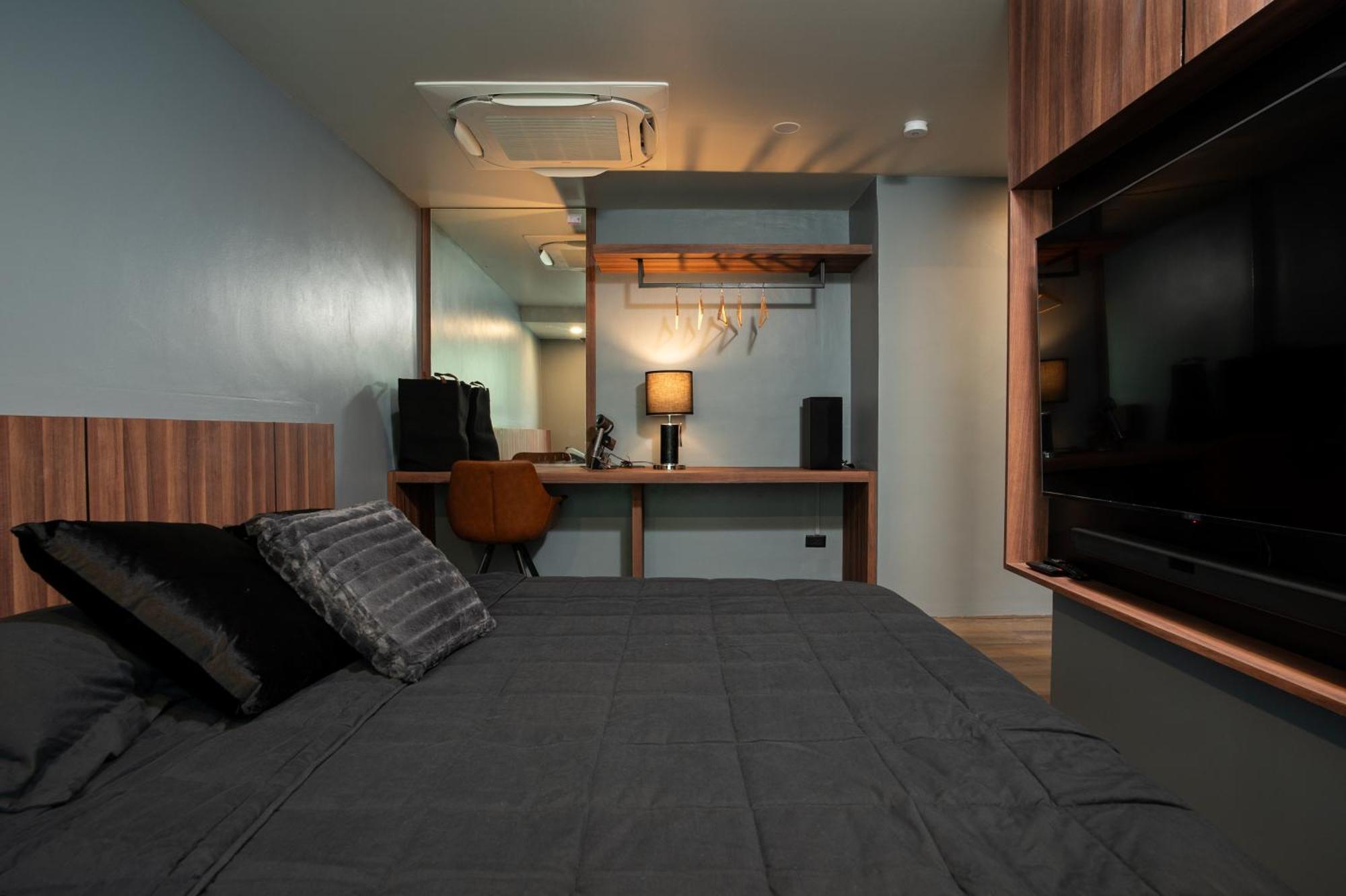 Three Double U - Kalim Sea View Appartement