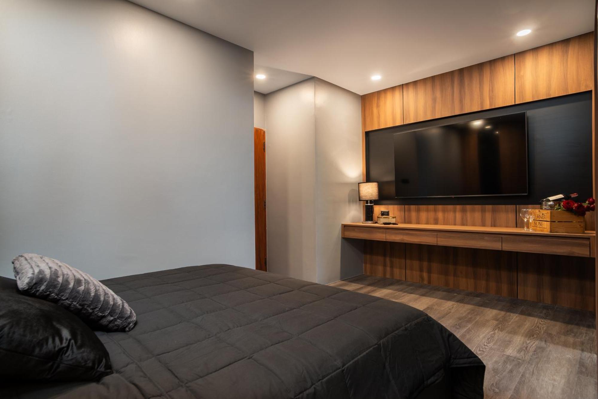 Three Double U - Kalim Sea View Appartement